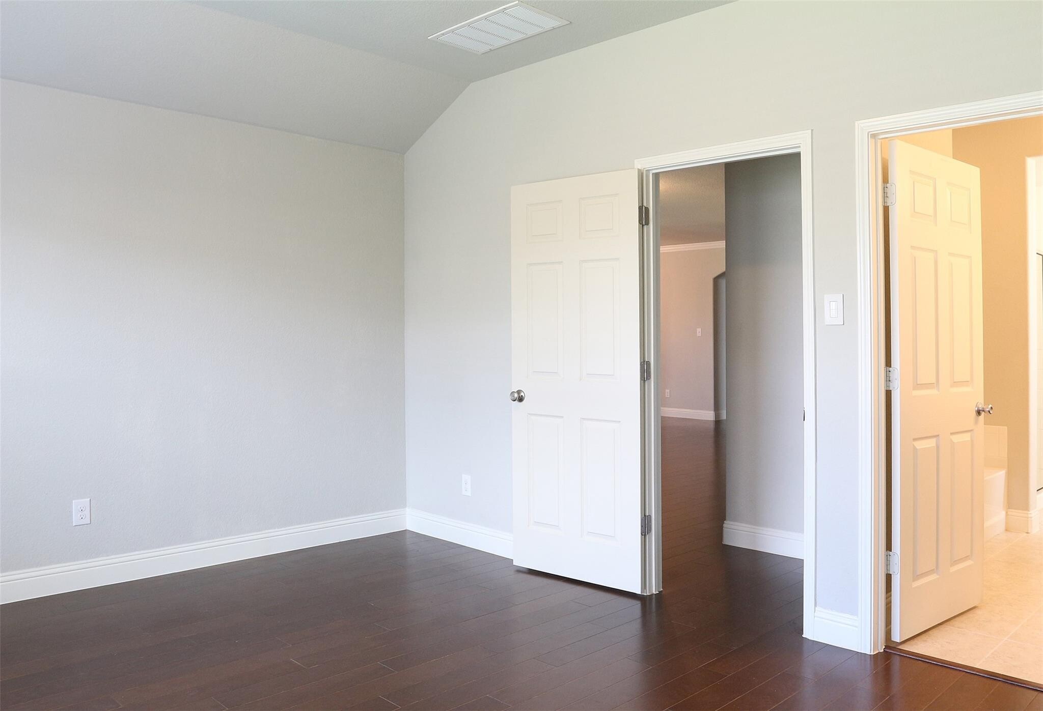 Building Photo - 1108 Kingston Ct