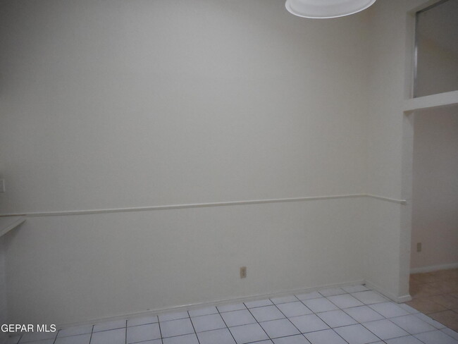 Building Photo - 11392 Lake Erie Dr