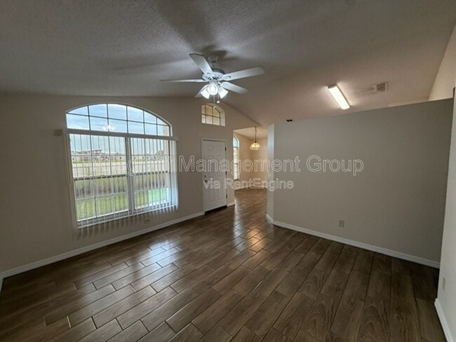 Building Photo - 2362 Harbor Town Dr