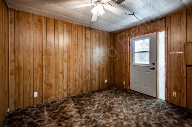 Building Photo - MOVE IN SPECIAL, $475 OFF FIRST MONTH