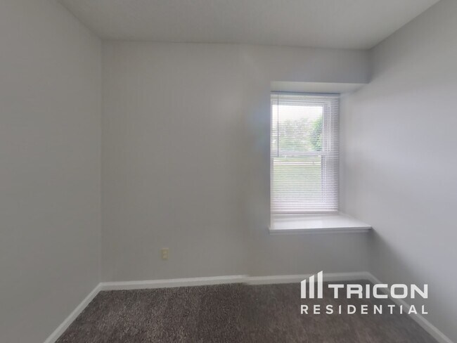 Building Photo - 5220 Tamarisk Ct