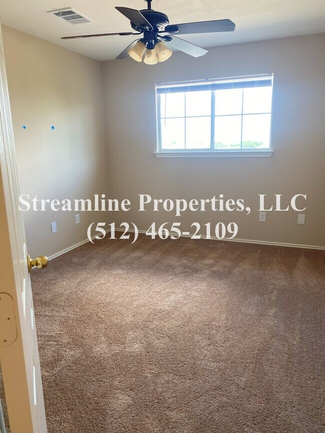 Building Photo - Beautiful 3 bedroom, 3 bathroom and study ...