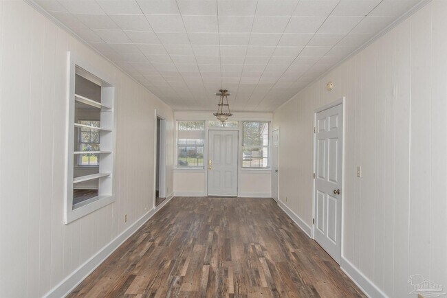 Building Photo - 802 Rue Max St