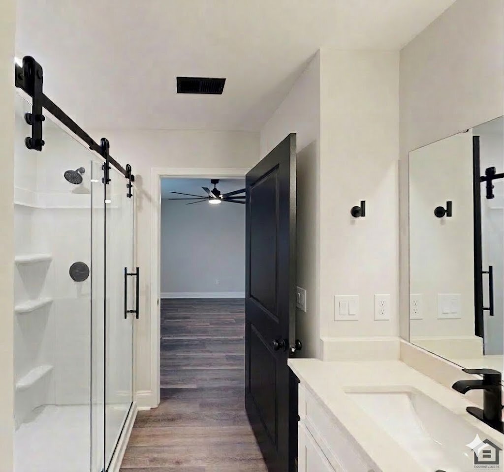 Building Photo - 228 Winding Chestnut Dr