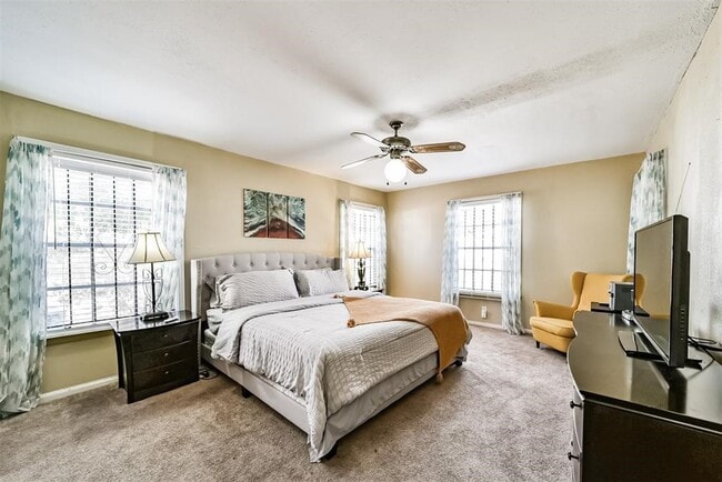 Building Photo - 3423 Ozark St