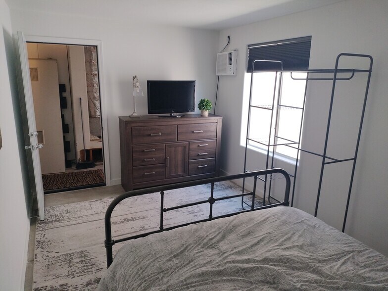 Building Photo - 30025 Avenida del Yermo