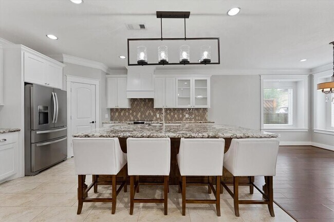 Building Photo - 13431 Hilton Head Dr