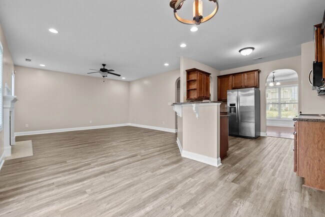 Building Photo - 133 Lockwood Dr