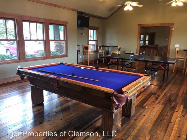 Building Photo - 3 br, 3 bath House - 1301 Harts Ridge Dr