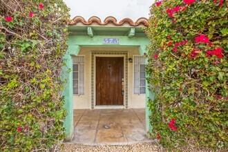 Building Photo - 2 Bed / 2 Bath Spanish-Style Home with Det...