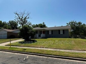 Building Photo - 201 Waters St