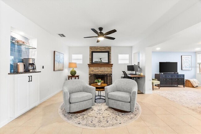 Building Photo - 8848 Sunlit Cove Dr NE