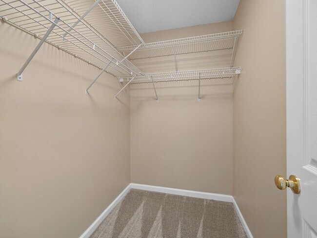 Building Photo - 402 McFall Ct