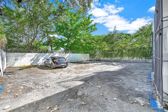 Building Photo - 641 NW 2nd St