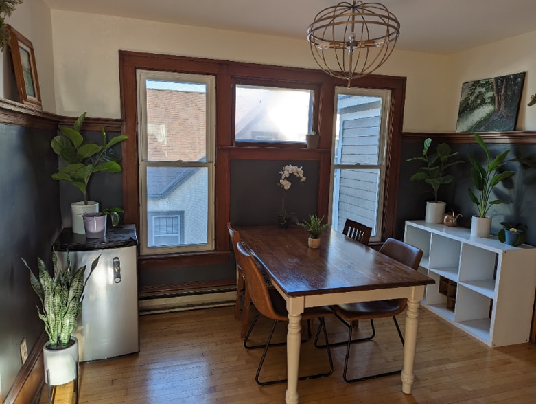 Building Photo - 1021 23rd Ave NE