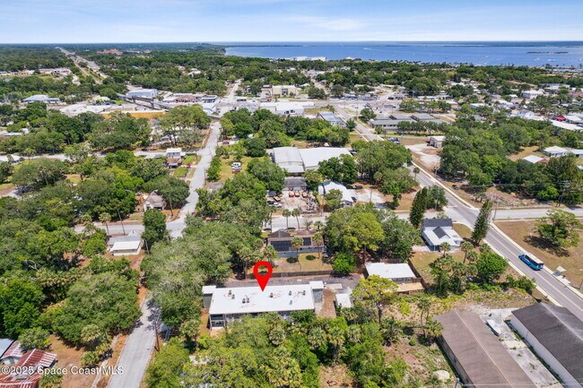 Building Photo - 311 S Brown Ave
