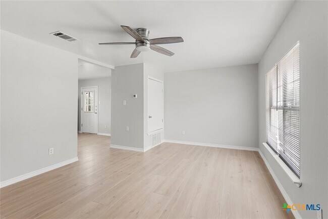 Building Photo - 108 Gm Ln