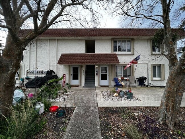 Building Photo - 402 Lower 8th Ave