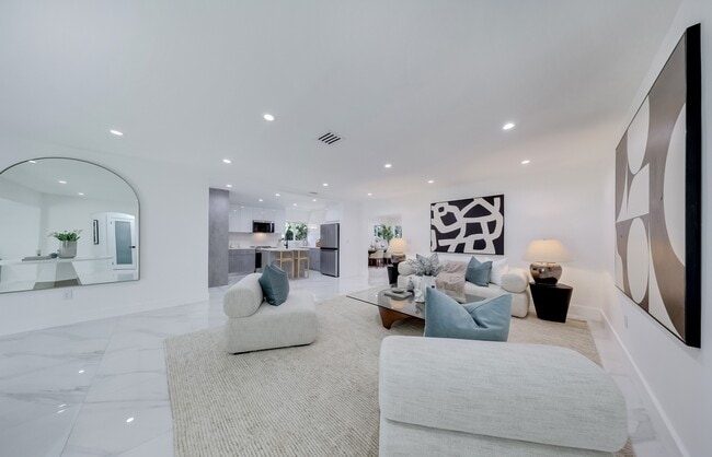 Building Photo - 871 NE 81st St