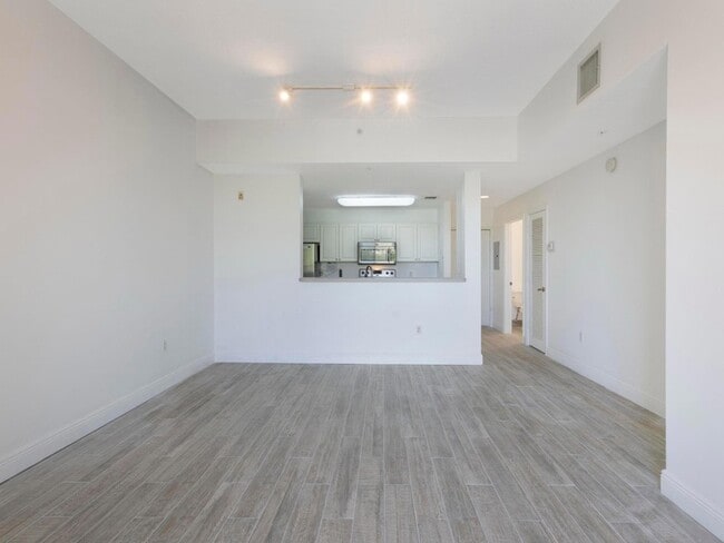 Building Photo - 1155 Main St