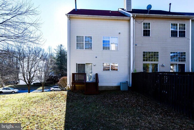 Building Photo - 5908 Grenfell Loop