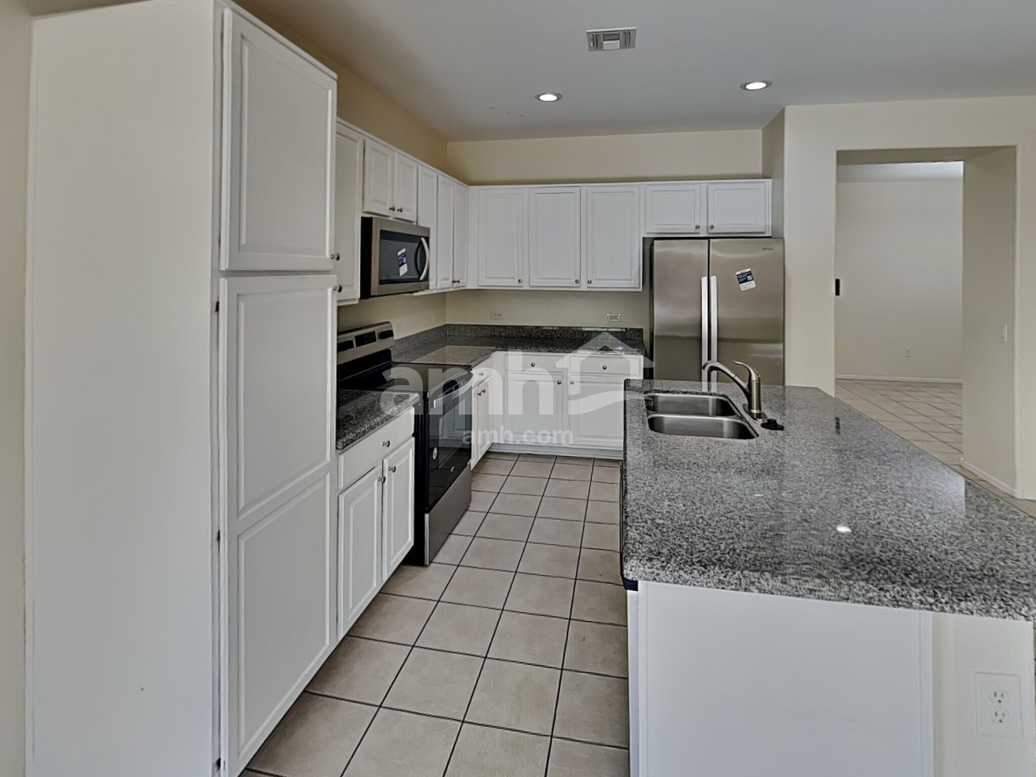 Building Photo - 207 W Calle Matraca