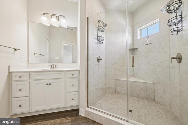 Building Photo - 2528 VERONA Pl