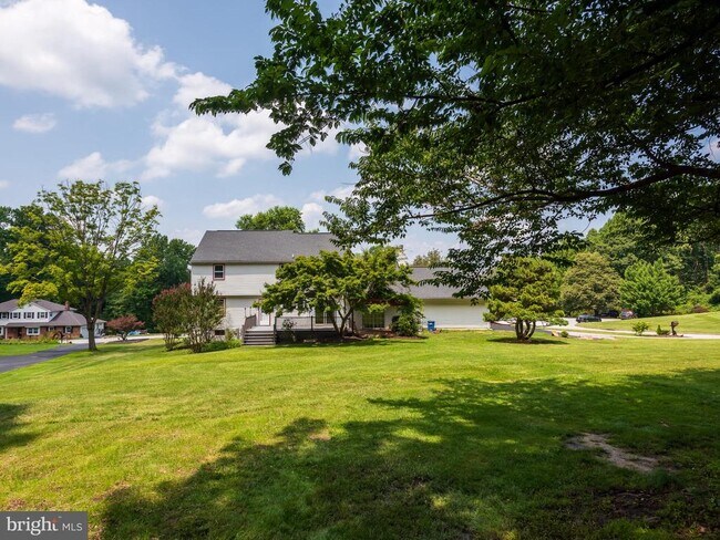 Building Photo - 612 Bough Rd