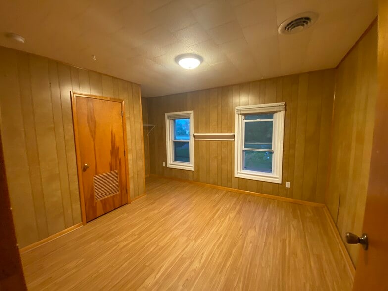 Building Photo - 301 McCool Ave