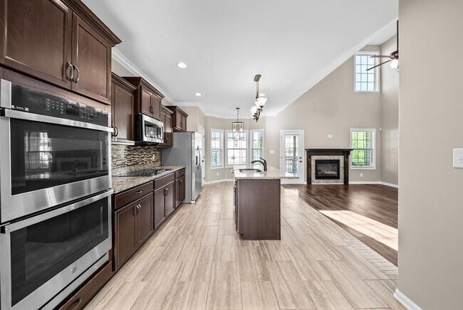 Building Photo - 2697 Rafiki Dr
