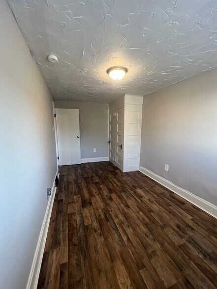 Building Photo - 278 Hosack St