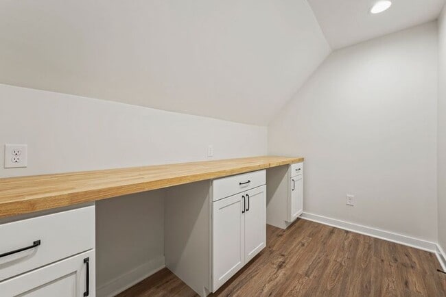 Building Photo - 101 Union Ave