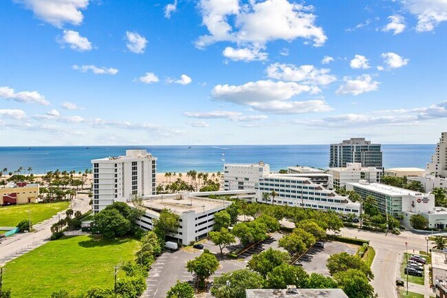Building Photo - 3055 Harbor Dr
