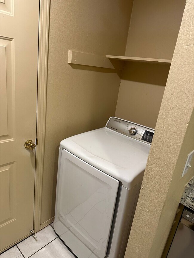 Building Photo - 142-144 Northaven