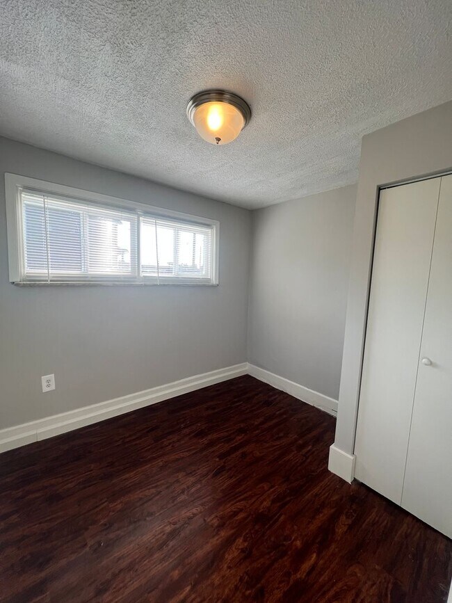 Building Photo - 278 Hosack St