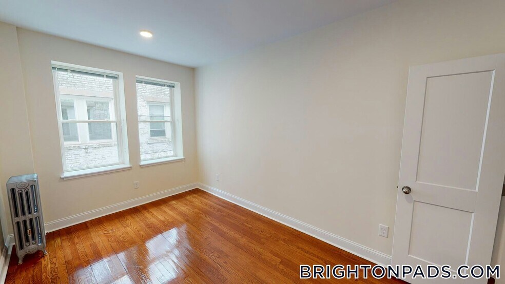 Building Photo - 123 Sutherland Rd