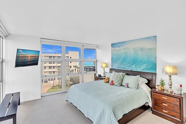 Building Photo - 525 N Ocean Blvd