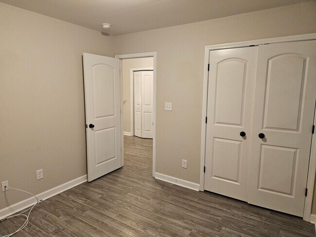 Building Photo - Charming 3-bedroom, 2-bathroom unfurnished home - No HOA - Sneads Ferry