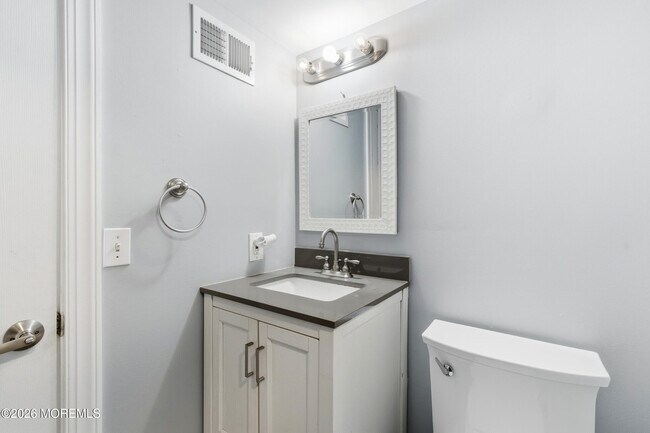 Building Photo - 280 Oakley Ave