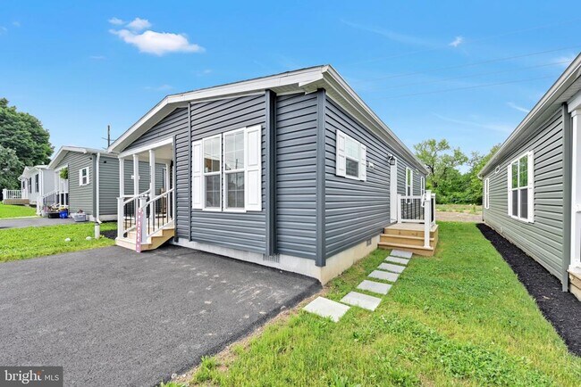 Building Photo - 2106 Scull St