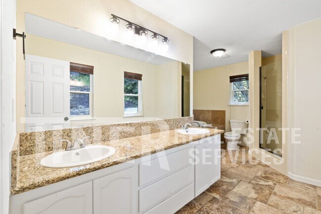 Building Photo - Stunning Views 4 Bedroom El Dorado Hills Gem