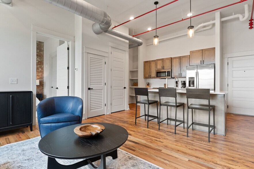 Building Photo - 211 W Colville St