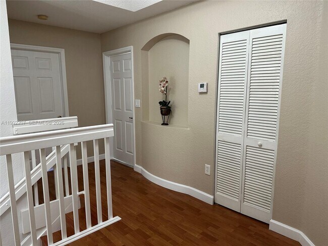 Building Photo - 11344 NW 72nd Ln