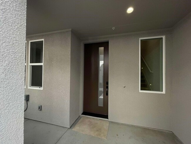 Building Photo - 5708 Melon Ct