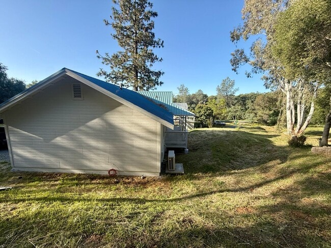 Building Photo - 16083 Indian Springs Ranch Rd