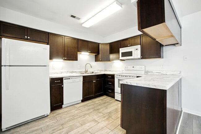 Building Photo - 629 Ocean Lakes Dr