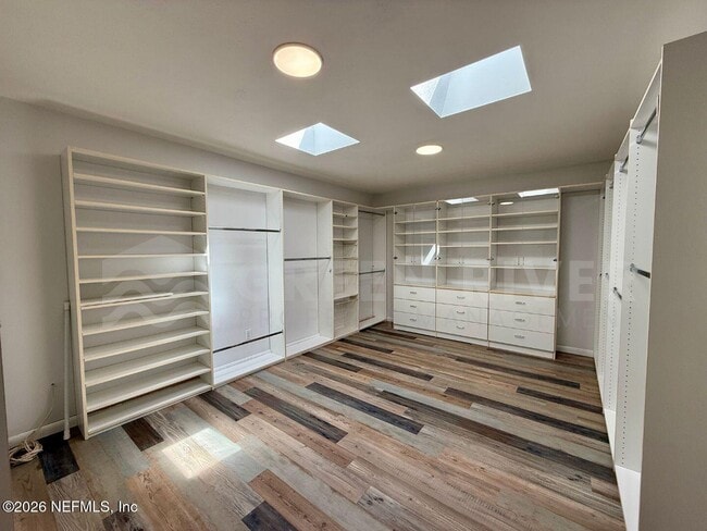 Building Photo - 2 Fairway Rd