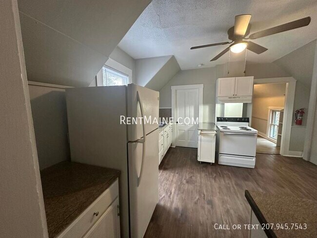 Building Photo - 439 Fourth St. Apt.