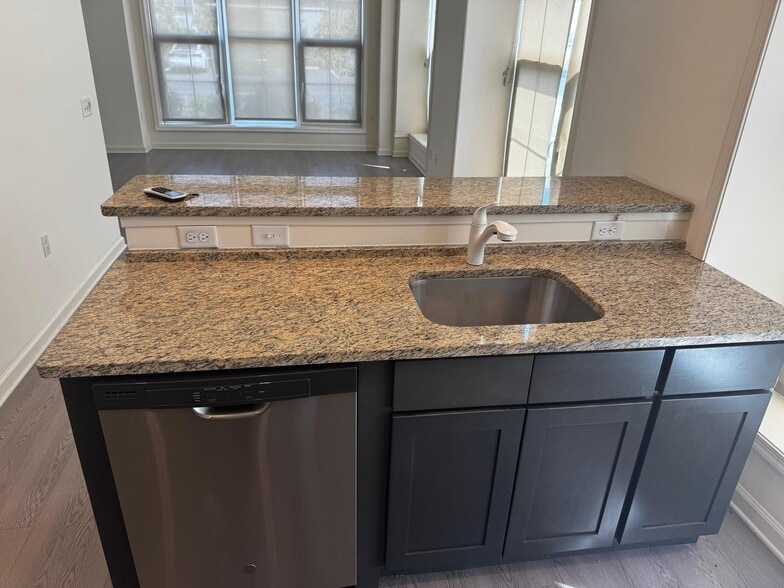 Building Photo - 73 Washington St