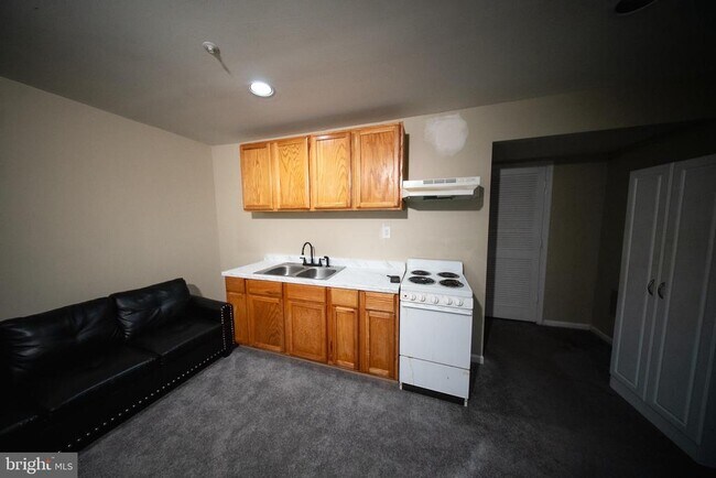 Building Photo - 853 Faraway Ct
